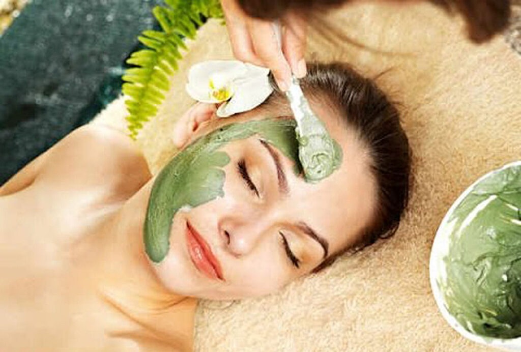 Mukhalepam (Ayurvedic Facial)